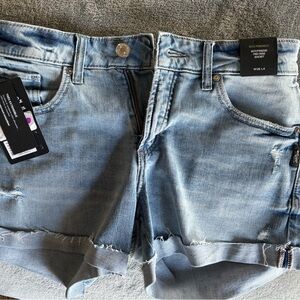 Silver boyfriend mid rise short